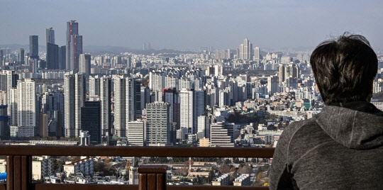 서울 중구 남산에서 바라본 용산, 마포구 일대의 모습. <연합뉴스>